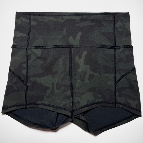 Lululemon In Movement Short *Everlux 2.5" in Incognito Camo Multi Gator Green - Picture 4 of 7